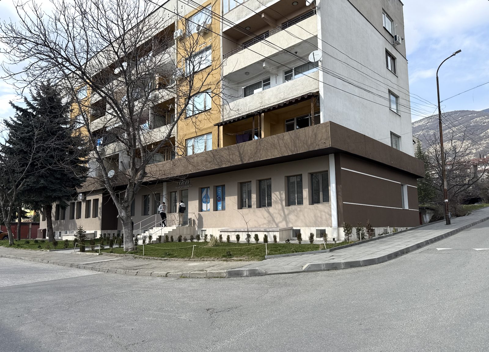 Сградата на лекарски кабинети „Хигия“, ул. „Ген. Скобелев“ 2, Карлово